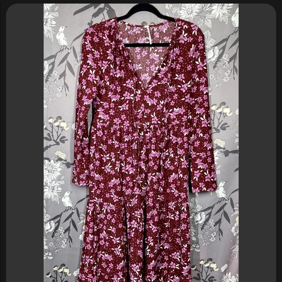 Free People Dresses & Skirts - Free People Tiers of Joy Midi Floral V-Neck Loose Plum Dress Women’s Small Boho